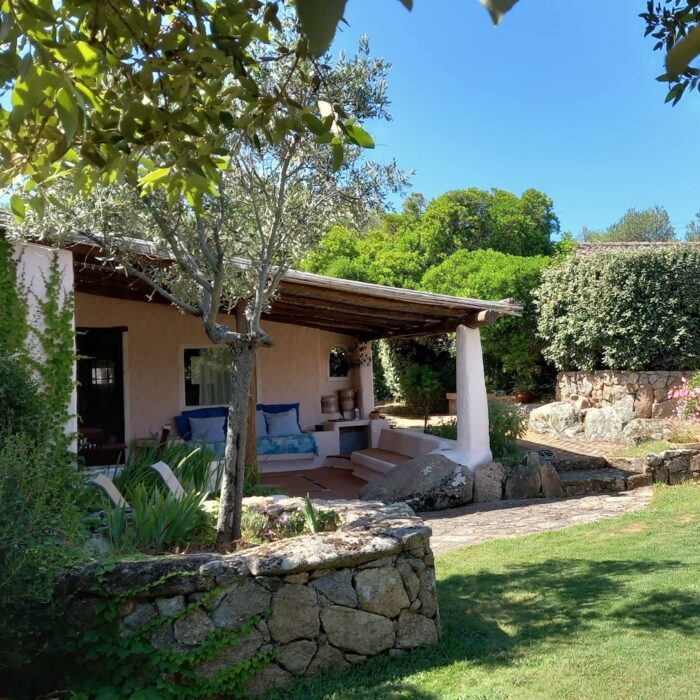 Stazzi Le Querce Costa Smeralda visione patio casa Rosa
